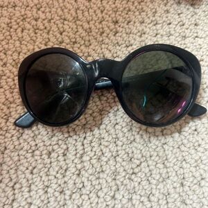 Stylish Black Round Sunglasses